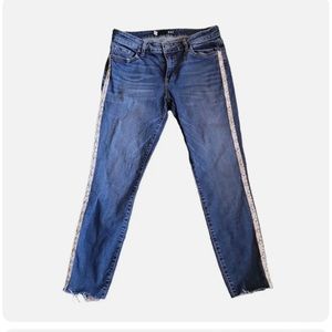 Kut from the Kloth Women's Donna Ankle Skinny snakeskin side raw hem jean Size 8